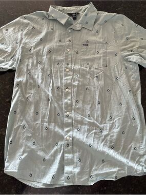 Volcom Light Blue Short-Sleeve Button-Down with Navy Droplet Print